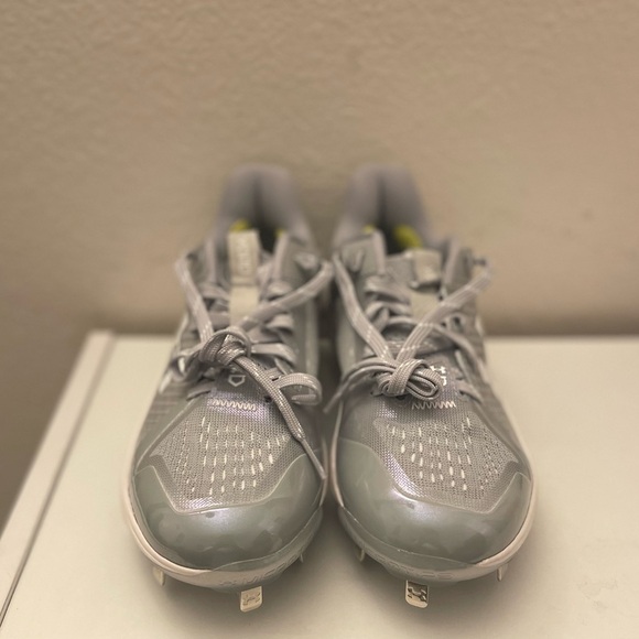 Under Armour Yard Low Mt Baseball Cleats / Men Size 6.5 - Picture 2 of 7